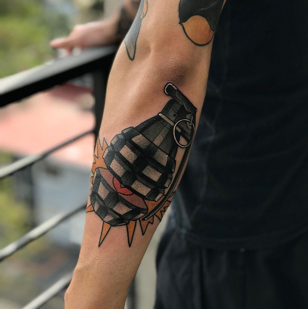 tatuaje de granada