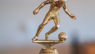Trofeo dorado de fútbol, imagen ilustrativa del festejo de Central por la Supercopa