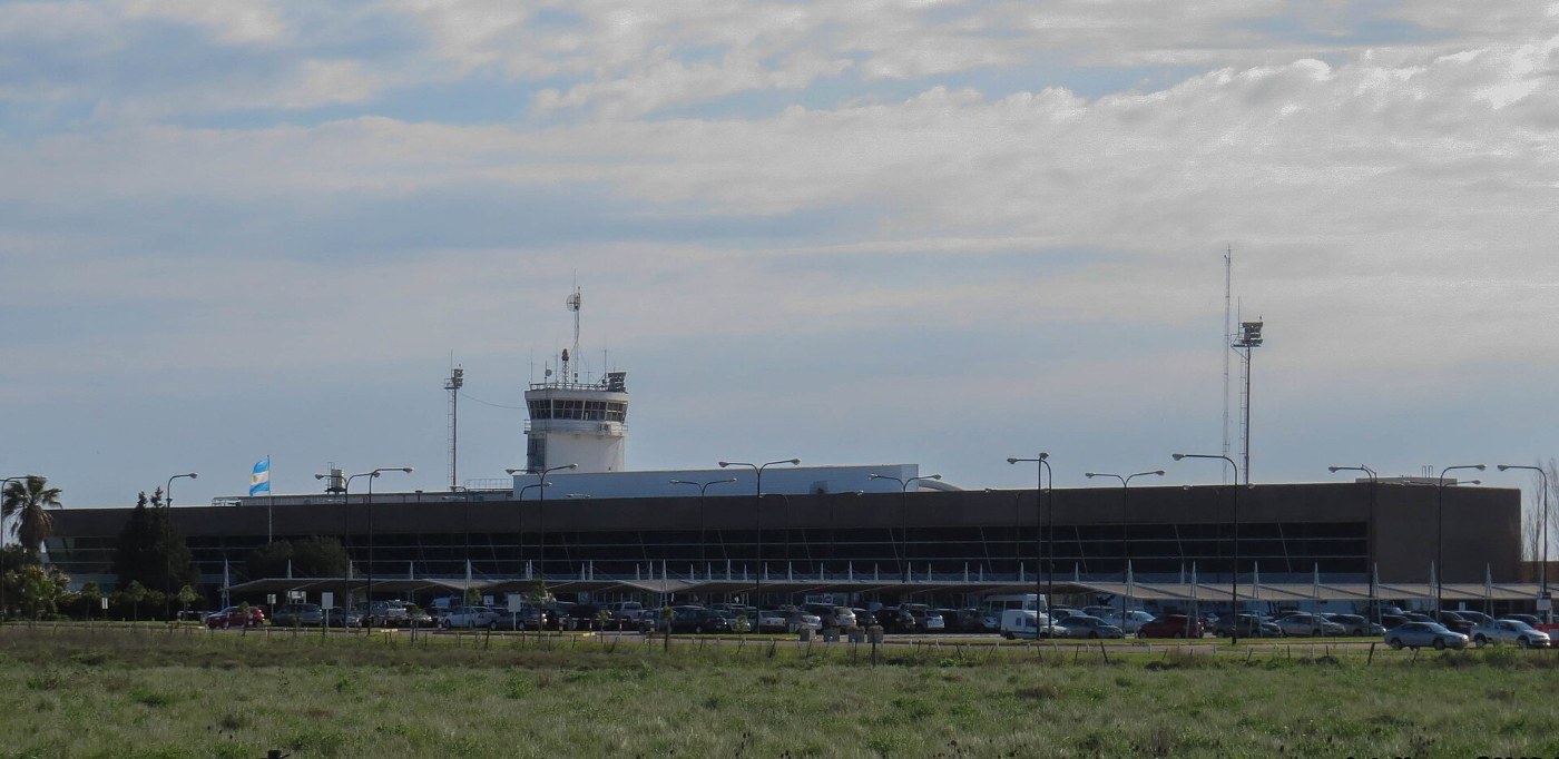 Aeropuerto Internacional Rosario Islas Malvinas con su torre de control
