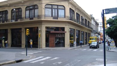 Esquina del Bar El Cairo, en Santa Fe y Sarmiento, Rosario