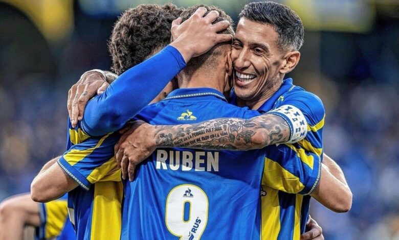 Jugadores de Rosario Central festejan un gol ante Independiente Rivadavia en el Gigante de Arroyito
