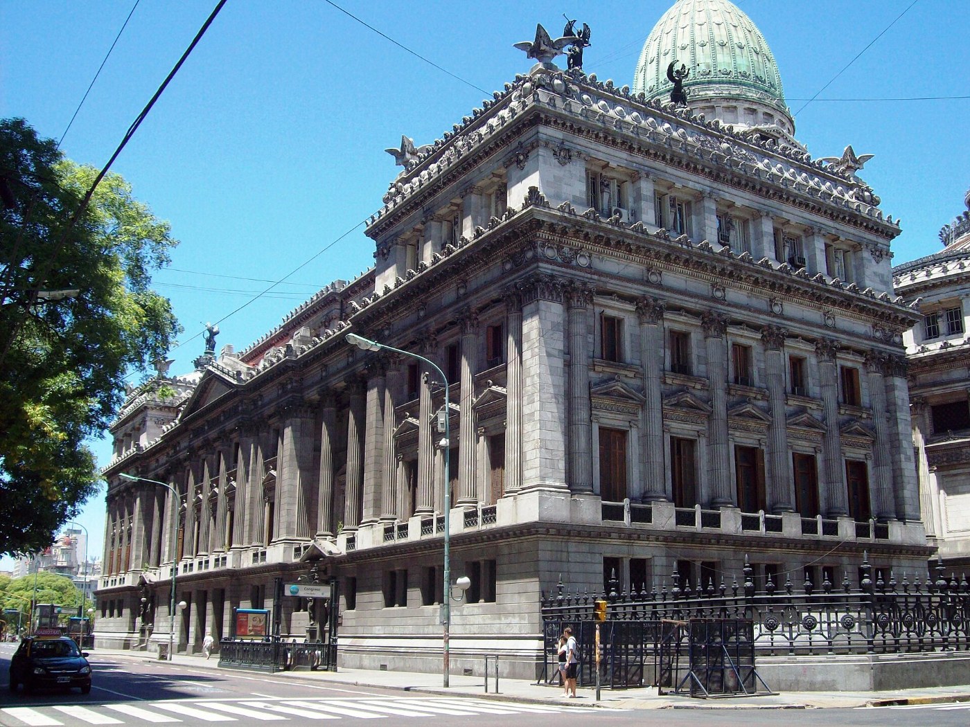 Edificio del Congreso de la Nación visto desde la avenida