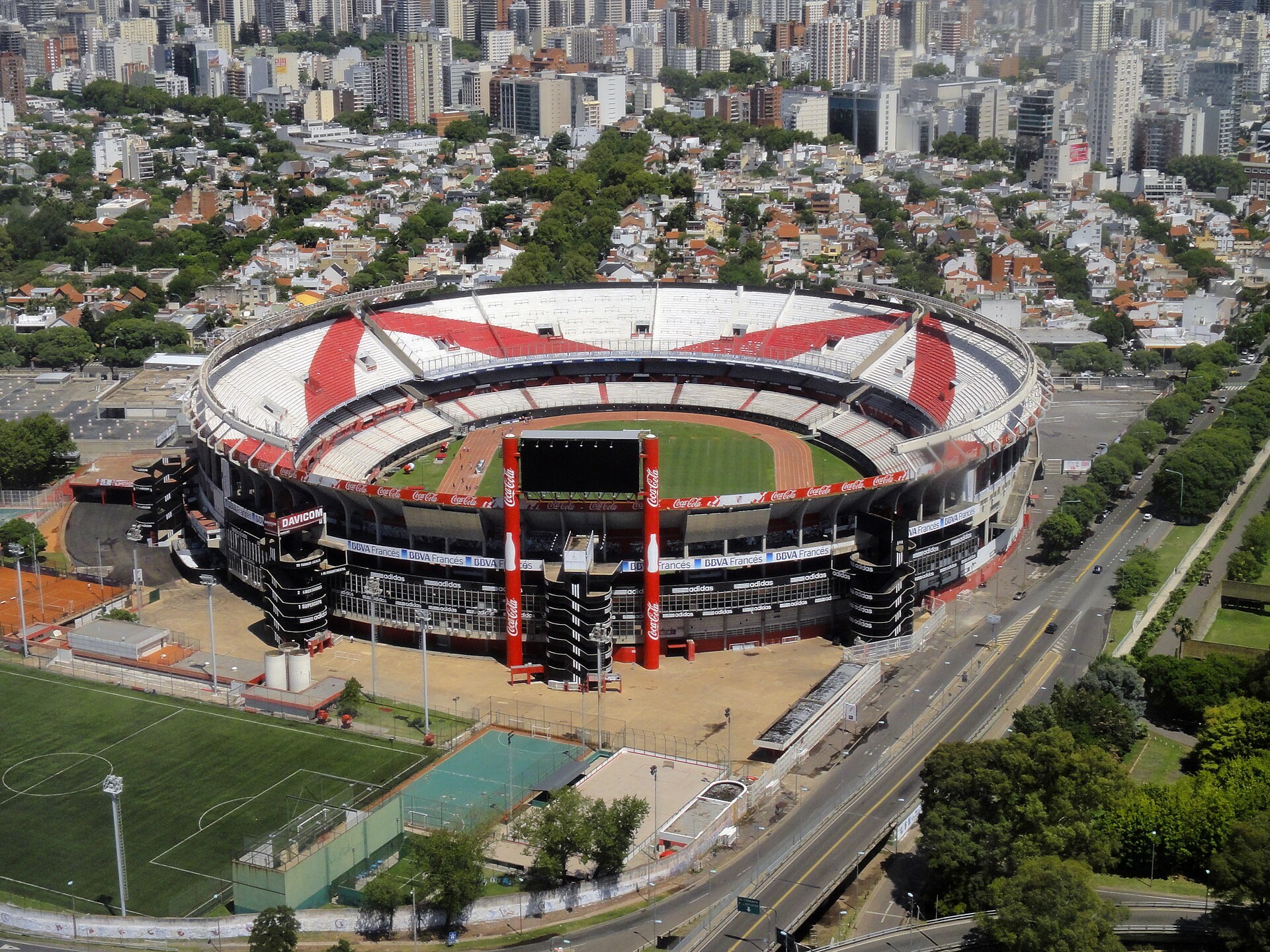 Vista aérea del estadio Monumental de River Plate, en el barrio porteño de Núñez
