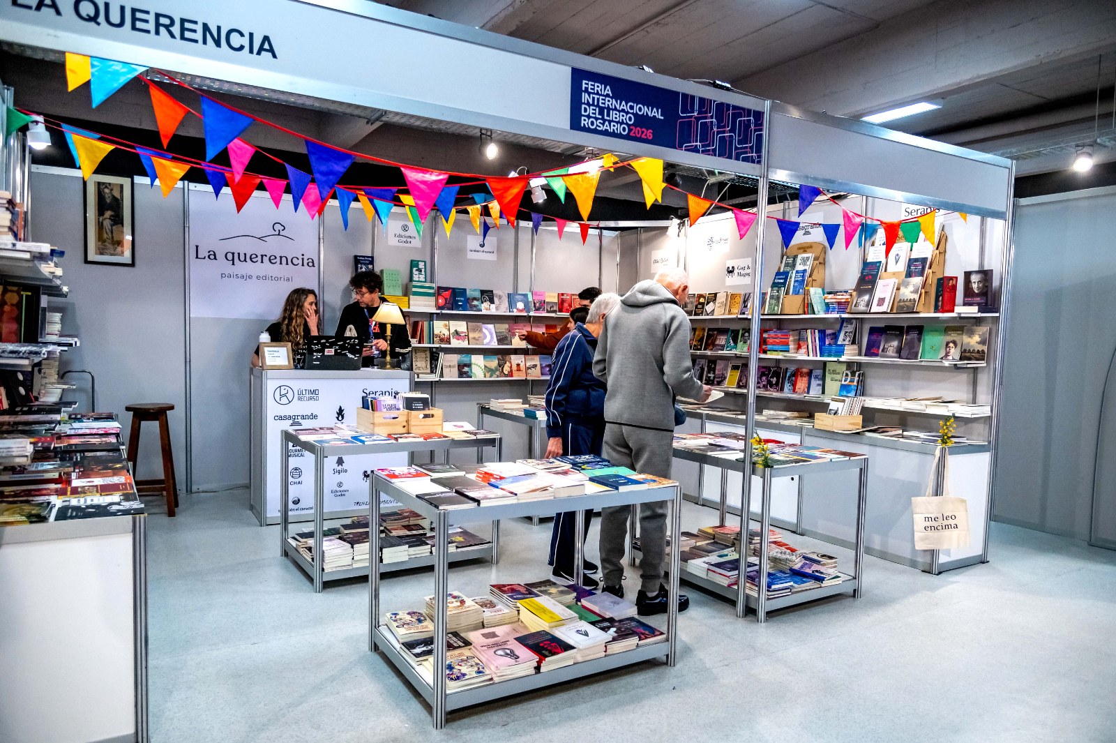 Stand de una editorial en la Feria del Libro de Rosario 2026