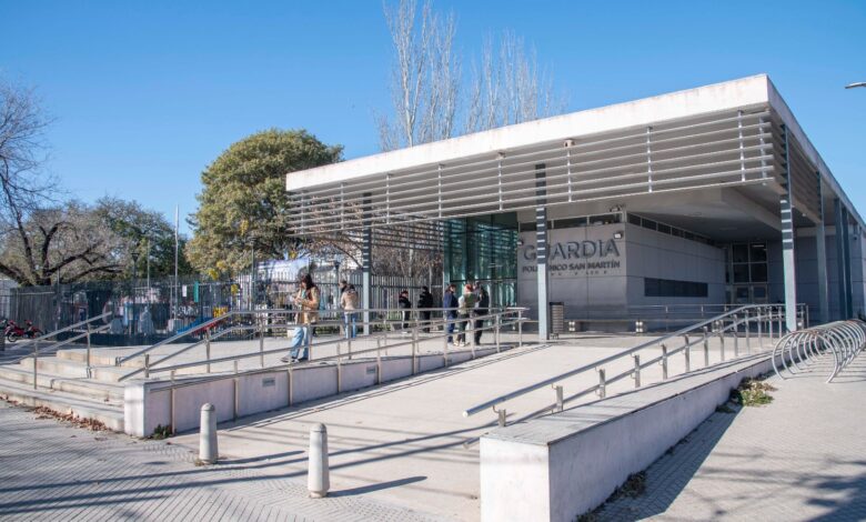 Centro Municipal de Distrito en Rosario, cerrado al público durante el feriado