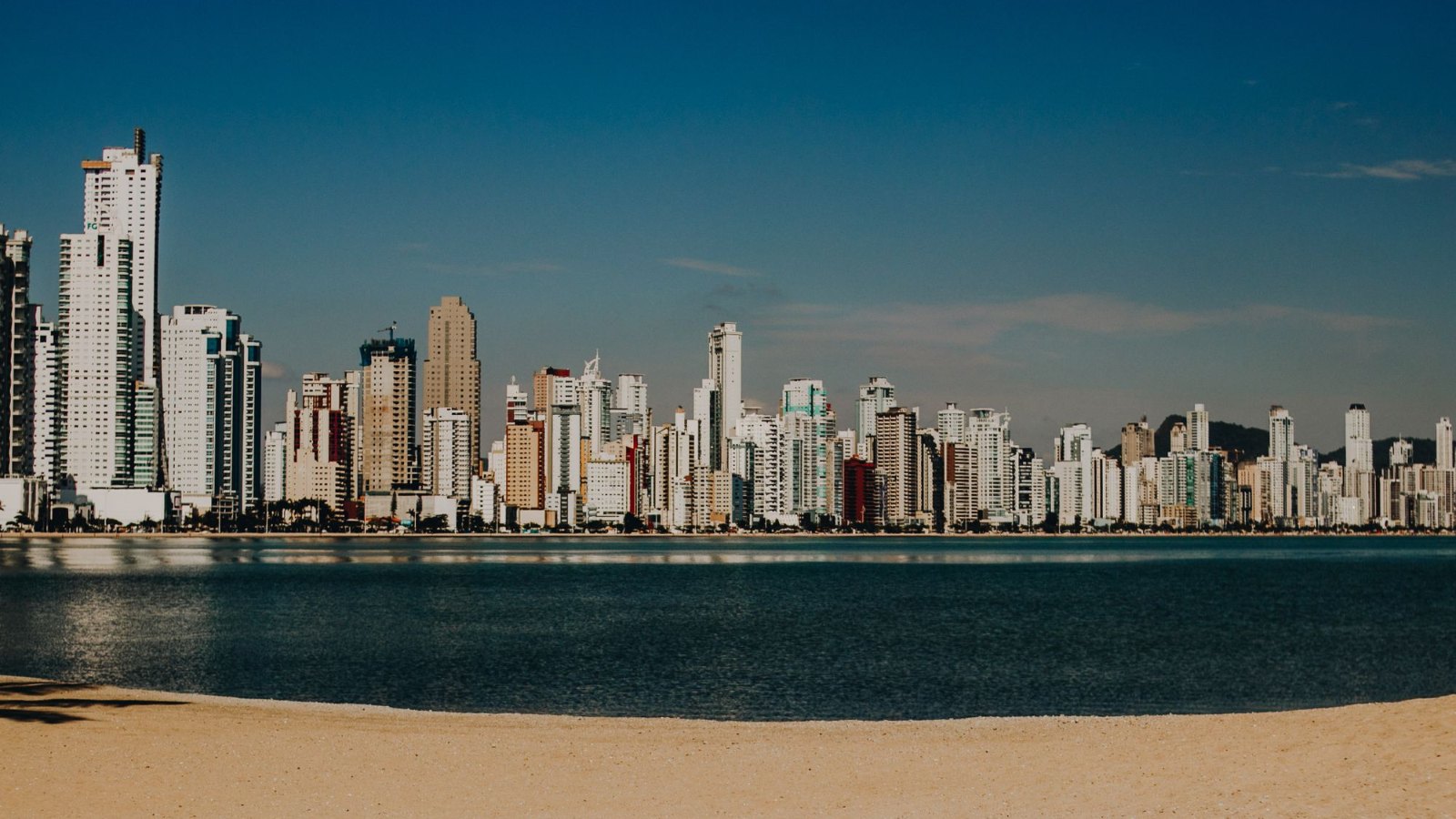 Skyline de Balneário Camboriú frente al mar