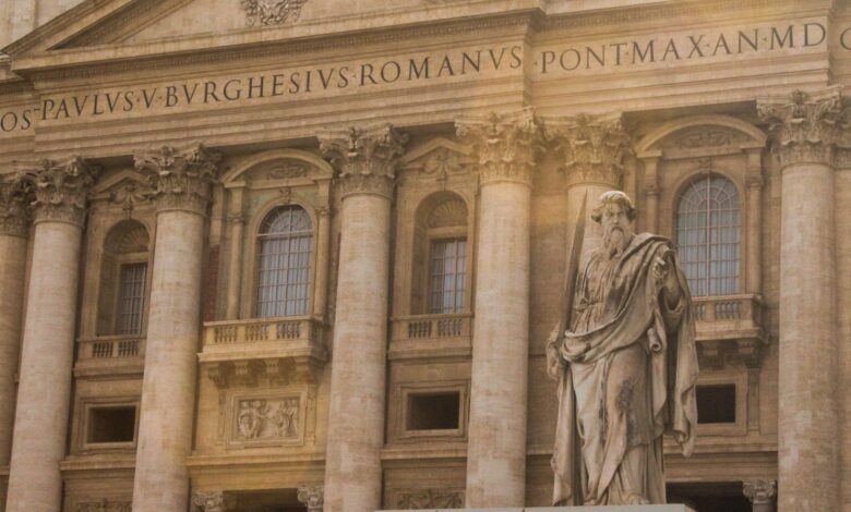 Fachada de la Basílica de San Pedro en el Vaticano