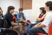 Jóvenes en una actividad de formación en Puerto Joven, Rosario