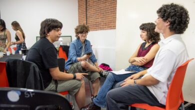 Jóvenes en una actividad de formación en Puerto Joven, Rosario