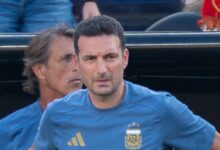 Lionel Scaloni, entrenador de la Selección Argentina, con la camiseta del equipo durante la final del Mundial 2026