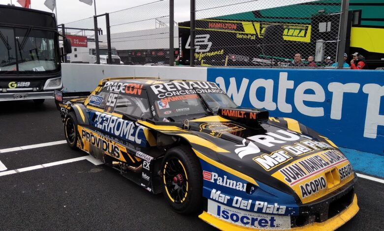 Auto de Turismo Carretera en boxes, la categoría que vuelve al autódromo de Rosario